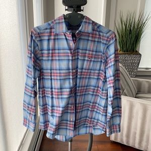 Vineyard Vines men’s button down casual shirt